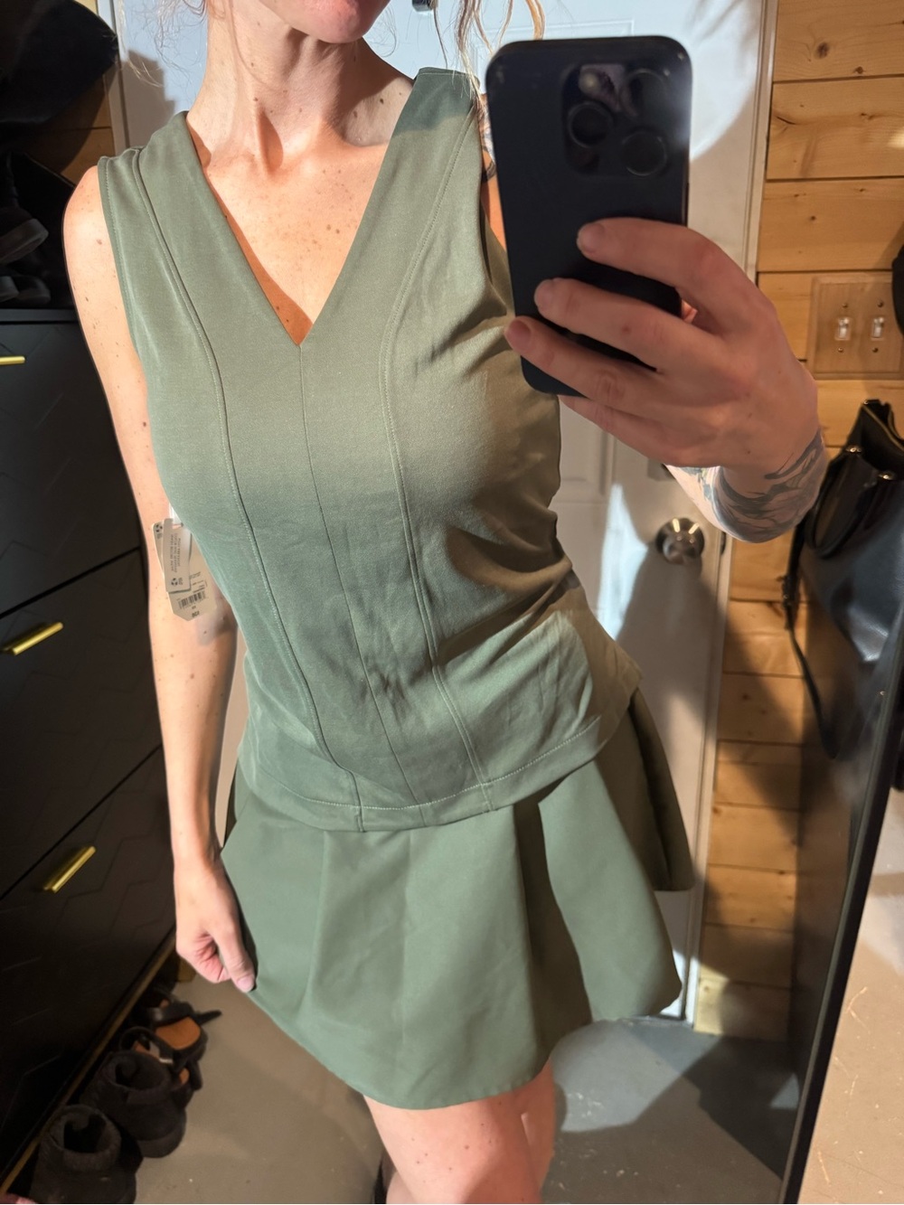 STYLUS Olive V-Neck Sleeveless Tank Top
